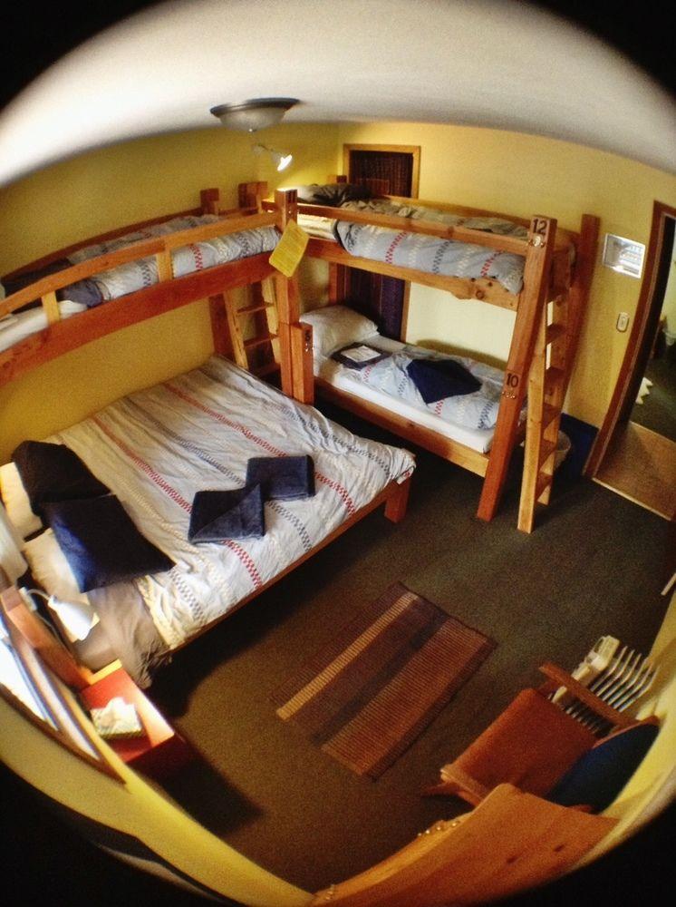 Up The Creek Backpacker'S Lodge Roberts Creek Екстериор снимка